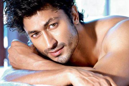 When real commando praised reel-life commando Vidyut